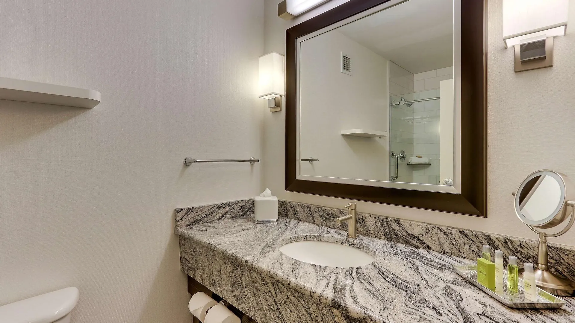 Hotel Doubletree By Hilton St. Louis Forest Park