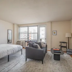 Cozy Dt Studio With Balcony By Zencity Apartment