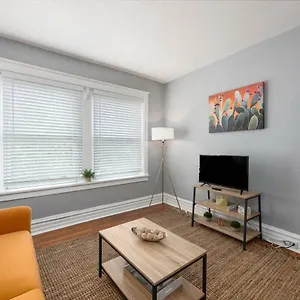 Charming & Historic 1br Apartment